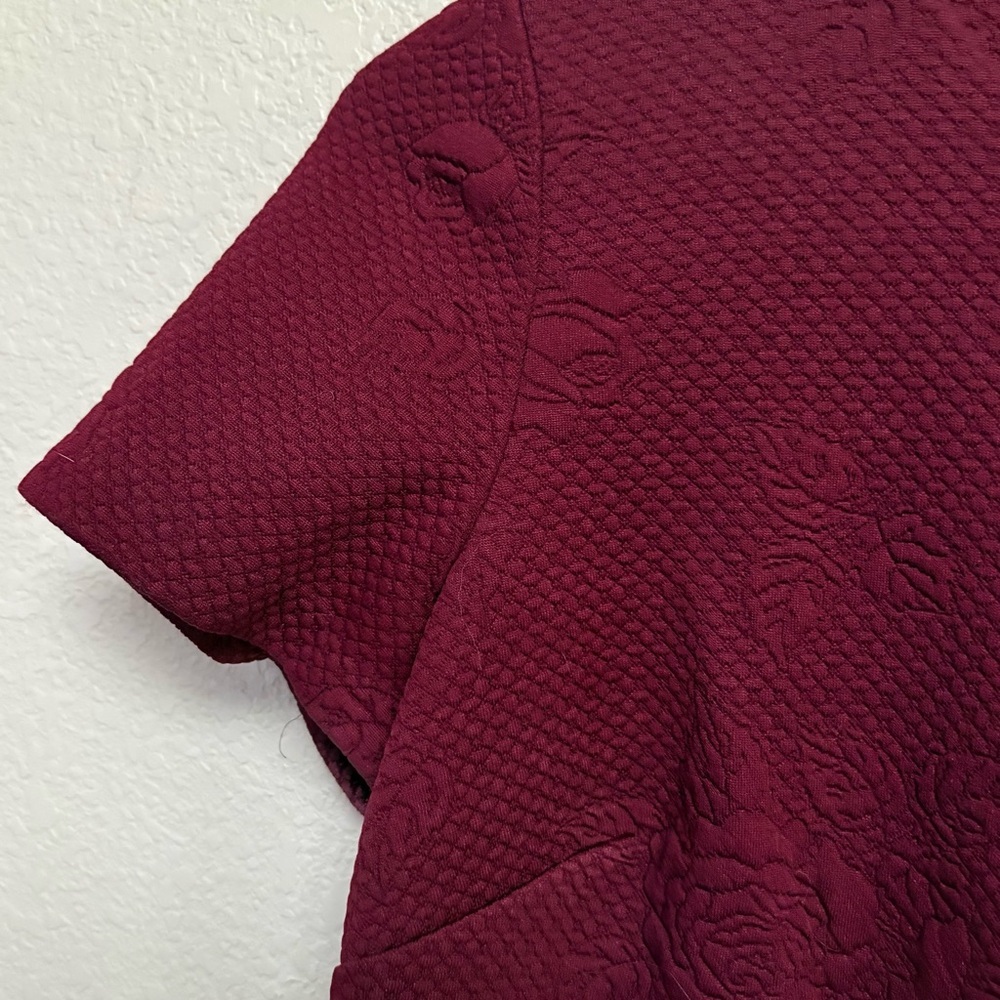 Calvin Klein Burgundy Textured Rose Jacquard Sheath Dress Gold Zip Women’s 6 - Picture 5 of 6